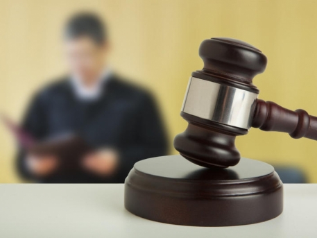 CCR: Prelungirea controlului judiciar este neconstituțională fără citarea și audierea inculpatului