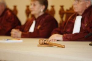 CCR respinge sesizarea Avocatului Poporului. Nu a judecat OUG 13 pe fond, pe motiv că a fost deja abrogată