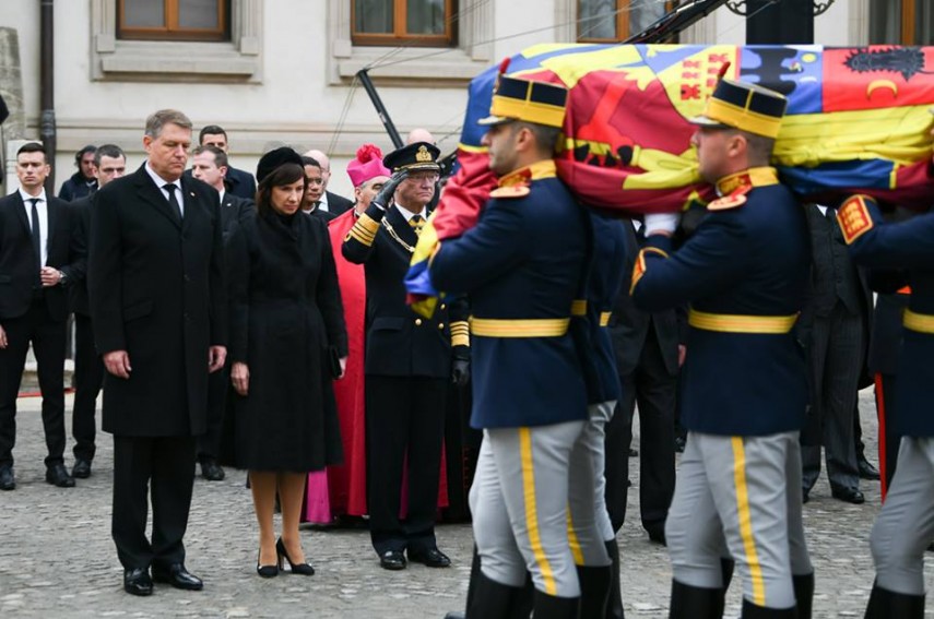 Ce a postat, pe Facebook, președintele Iohannis după ceremonialul de înmormântare a Regelui Mihai I al României
