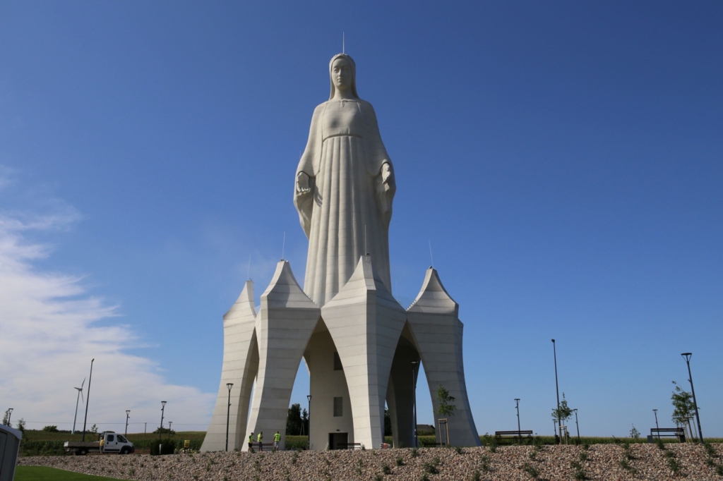 Cea mai înaltă statuie a Fecioarei Maria din Europa a fost inaugurată în Polonia
