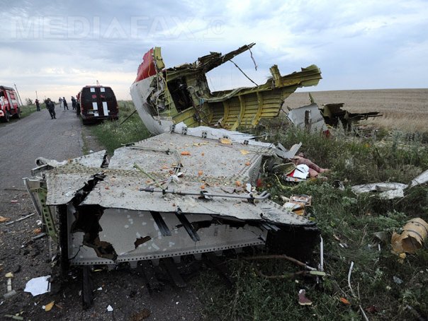 Cel puţin şapte morţi, după ce un avion de pasageri s-a prăbuşit. Singurul supravieţuitor, un copil