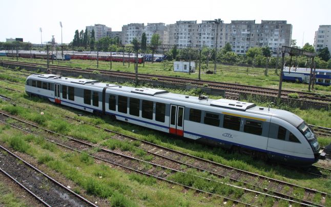 CFR suplimentează trenurile pe ruta Bucureşti Nord - Curtea de Argeş, pentru înmormântarea Regelui Mihai
