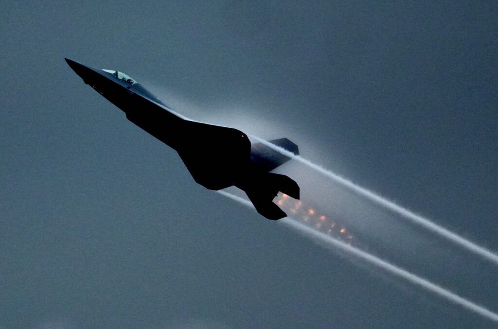 China anunță că noul său avion stealth J-35 are semnătură radar de dimensiunea unei vrăbii