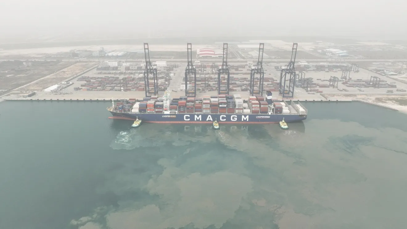 China încercuiește Africa pentru a-și asigura dominația navală
