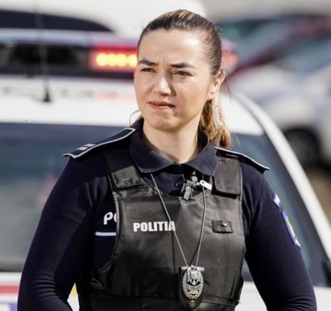 Cine este Elisa,