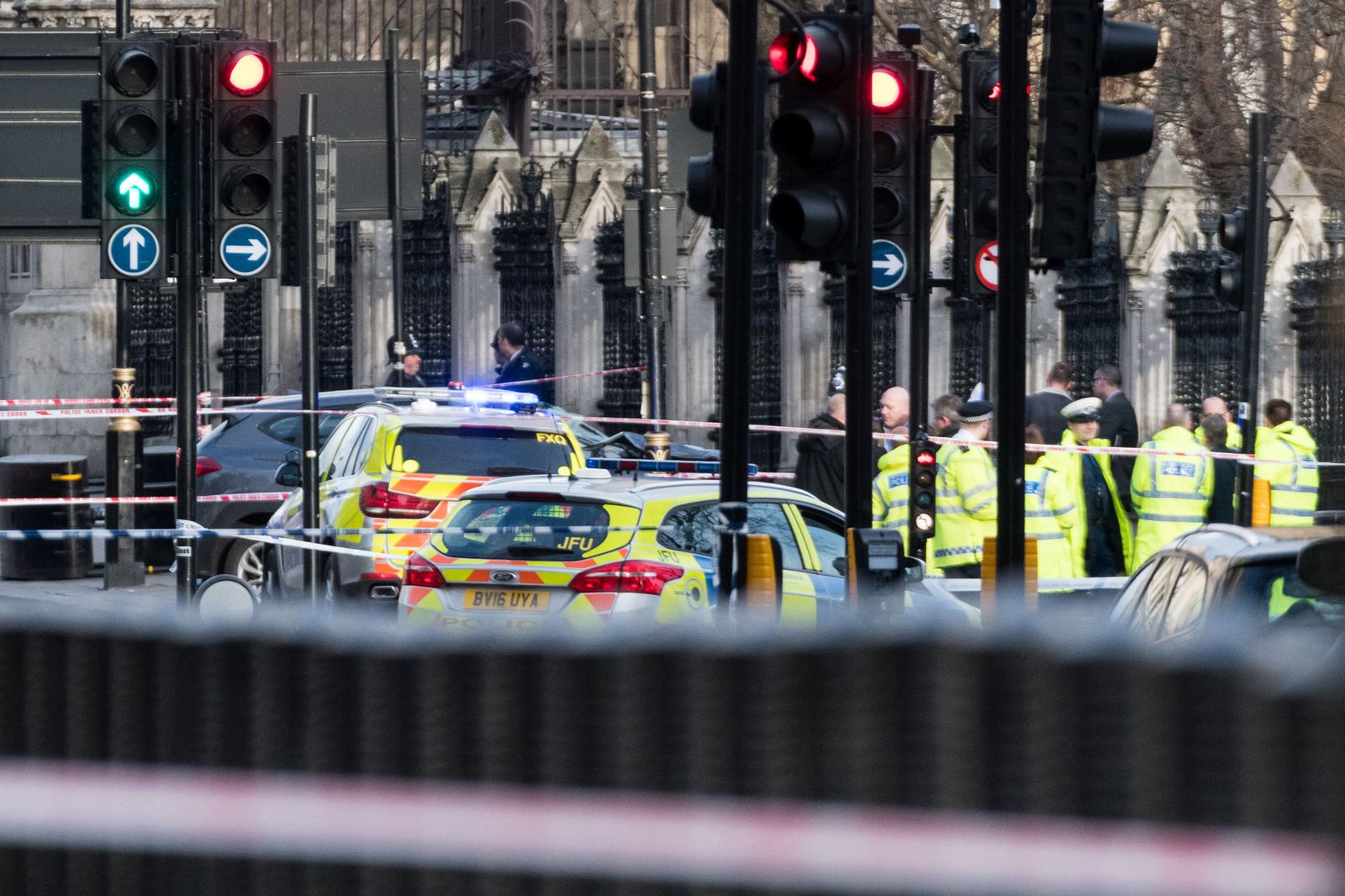 Cine sunt cei doi români răniţi în atacul terorist de la Londra, femeia, în stare grava, bărbatul externat. Informaţii despre trecutul atentatorului