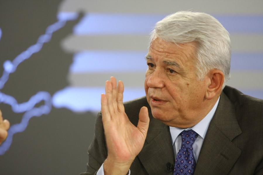 Cioloş a zburat din Guvern doi oameni ai lui Ponta