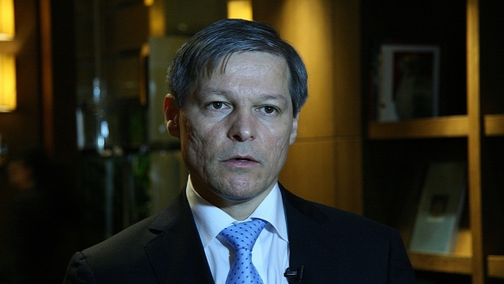 Cioloș făcut KO de senatori la votul privind introducerea impozitului specific