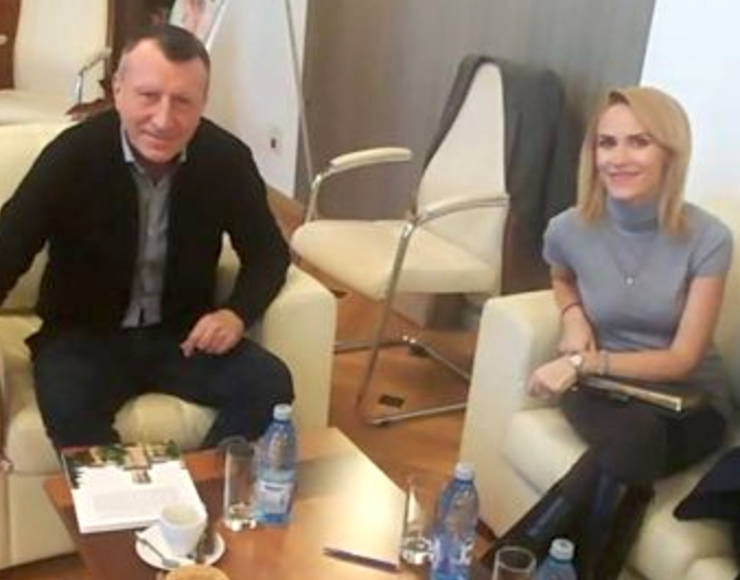 Cioloș negociaza cu baronii PSD prin binomul Firea-Stănescu. Masa tratativelor s-a mutat in sufrageria lui Pandele!