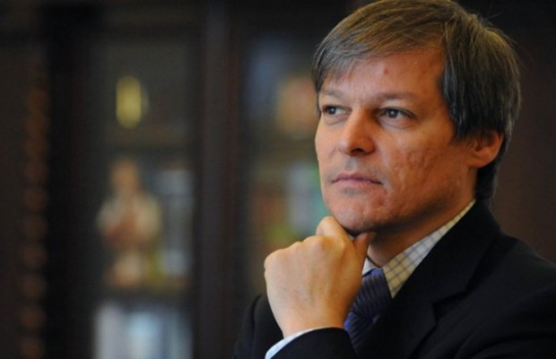 Cioloș, primit cu onoruri de omologul francez, Manuel Valls
