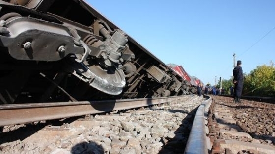 Circulatie blocata, dupa ce un tren de marfa a deraiat
