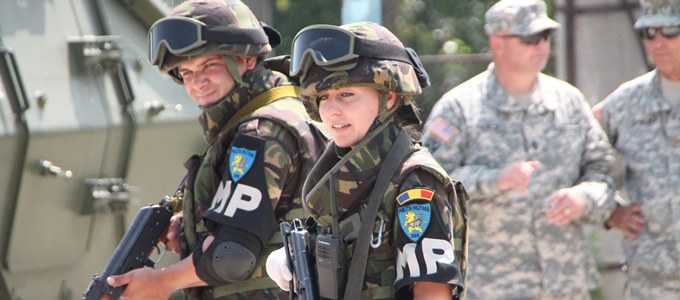 Ciucă ar dori reintroducerea serviciului militar obligatoriu: Industria de apărare devine industrie de război iar armatele de profesionişti revin la cele de masă
