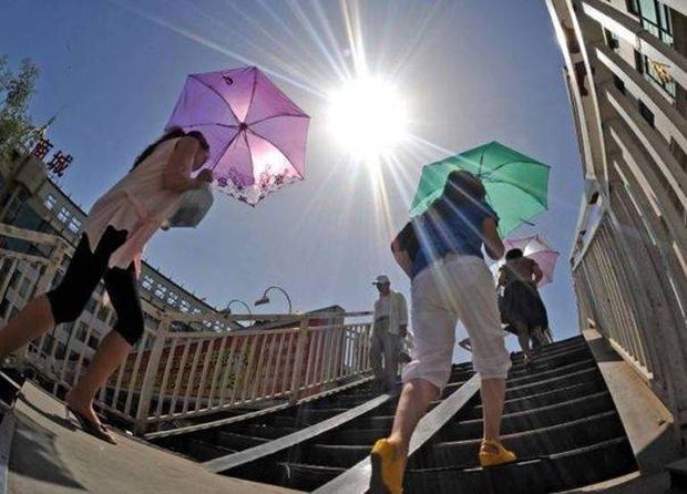 Cod galben de caniculă în Capitală și alte 33 de județe. 9 reguli de supravituire