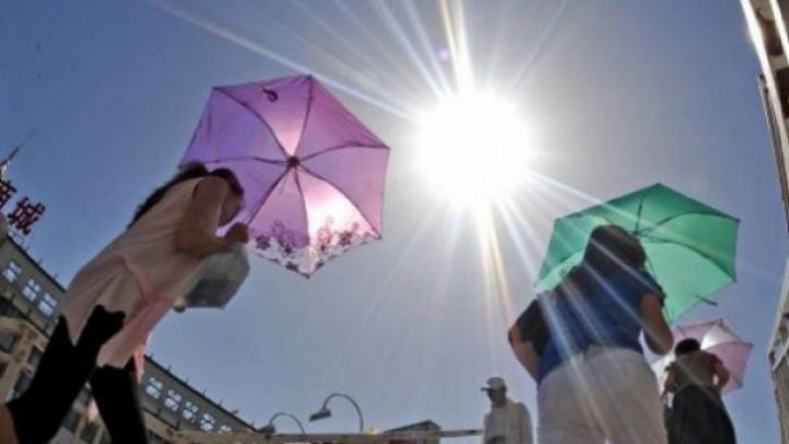 COD PORTOCALIU de caniculă în patru judeţe, COD GALBEN în Bucureşti şi 32 de judeţe