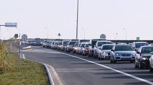 Coloană de maşini pe A2, sensul spre litoral