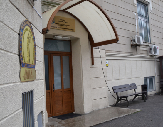 Colonel detasat la Guvern, prins cand lua 30.000 de euro spaga