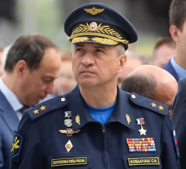 Comandantul aviației strategice a Rusiei „a căzut de la fereastră