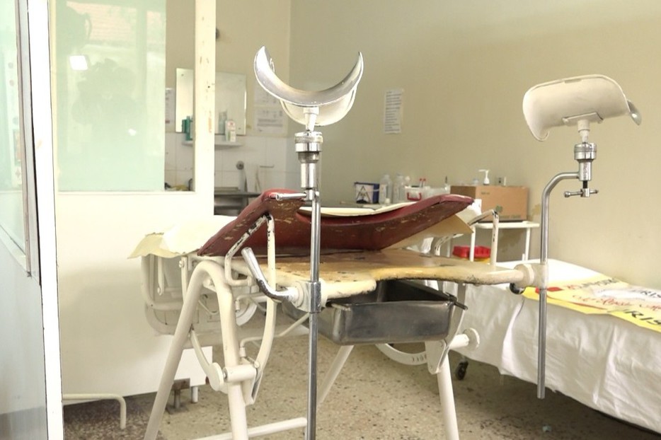 Condiţii inimaginabile la Maternitatea Spitalului Judeţean din Târgu Jiu. Ministerul Sănătăţii a dispus o anchetă