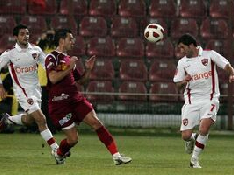 Conducerea clubului CFR Cluj spune că gruparea ardeleană a fost depunctată ilegal, cu 4 puncte. Comunicatul oficial