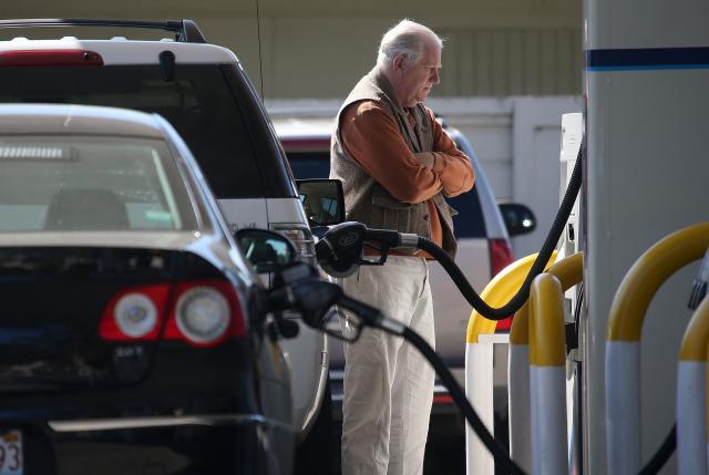 Consiliul Concurentei verifica pretul carburantilor