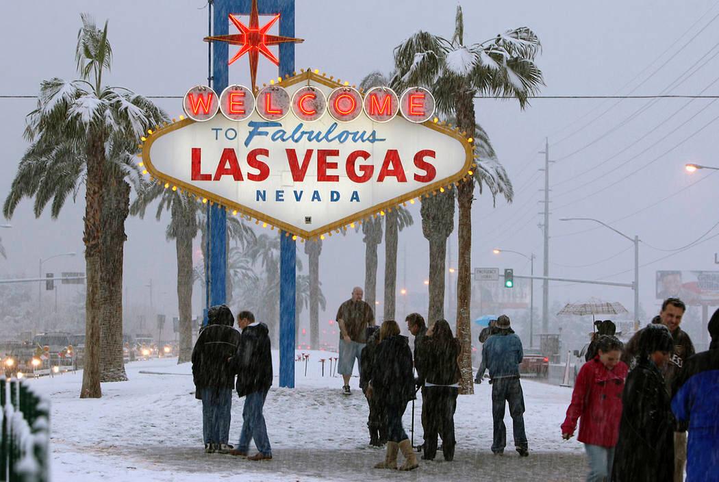 Corespondenta din SUA de la Bogdan Marin: A nins iarași in Las Vegas. Sunt fenomene meteo foarte rare!