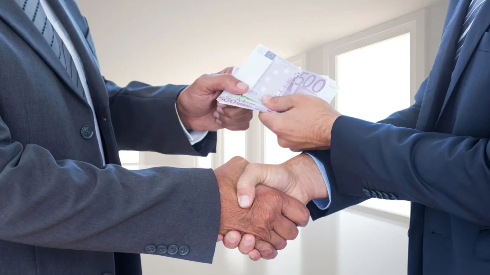 Corupția din Ucraina pleacă de la cel mai înalt nivel: Mita se împarte cu generozitate și se profită de situația de război
