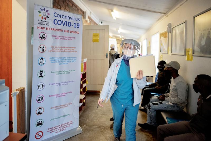 Covid-19: Noua mutaţie sud-africană nu este mai mortală dar este de 1,5 ori mai contagioasă