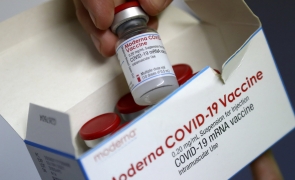 Covid-19 revine în forță: Uniunea Europeană cumpără din nou vaccinuri