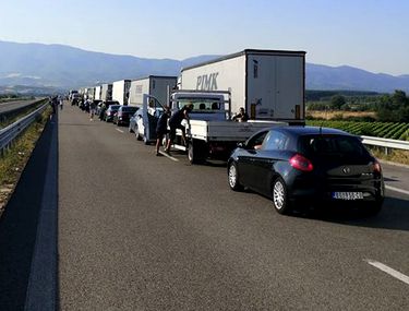 Cozi de kilometri la singurul punct de trecere a frontierei din Bulgaria în Grecia: 