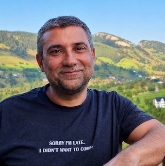 Cred că Nicușor Dan ne destructurează, pur și simplu, țara

