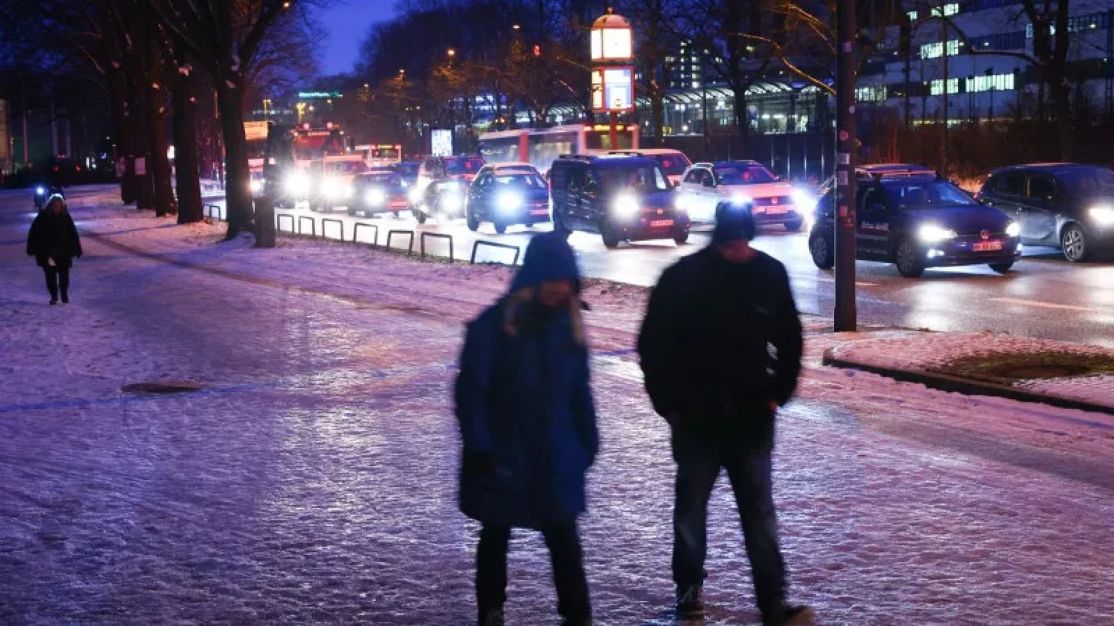 Cresc șansele să rămânem fără curent în plină iarnă. Dacă vortexul polar se va rupe, rețeaua electrică este în pericol

