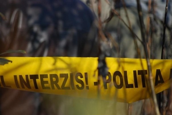 Crimă oribilă la Geaca: Și-a ucis soția după ce a primit