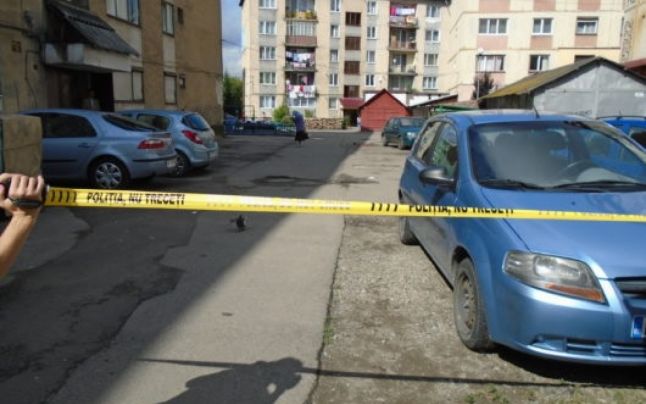 Crima din gelozie. Si-a impuscat iubita in bar si apoi s-a sinucis