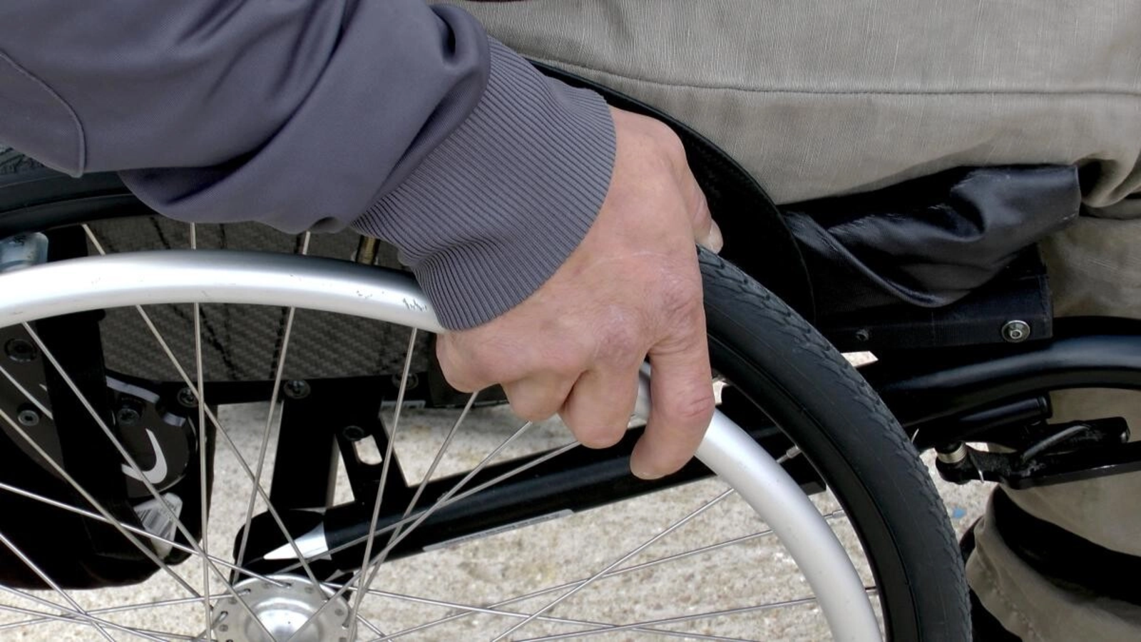 Criminalii de la conducerea Capitalei: Stimulentul financiar pentru handicap, suspendat până în noiembrie 2030
