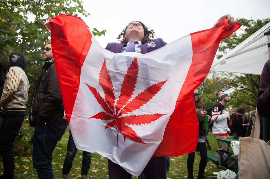 CRIZĂ DE CANABIS în Canada, la două zile de la legalizare. Reacţia unei femei care a fumat pentru prima dată