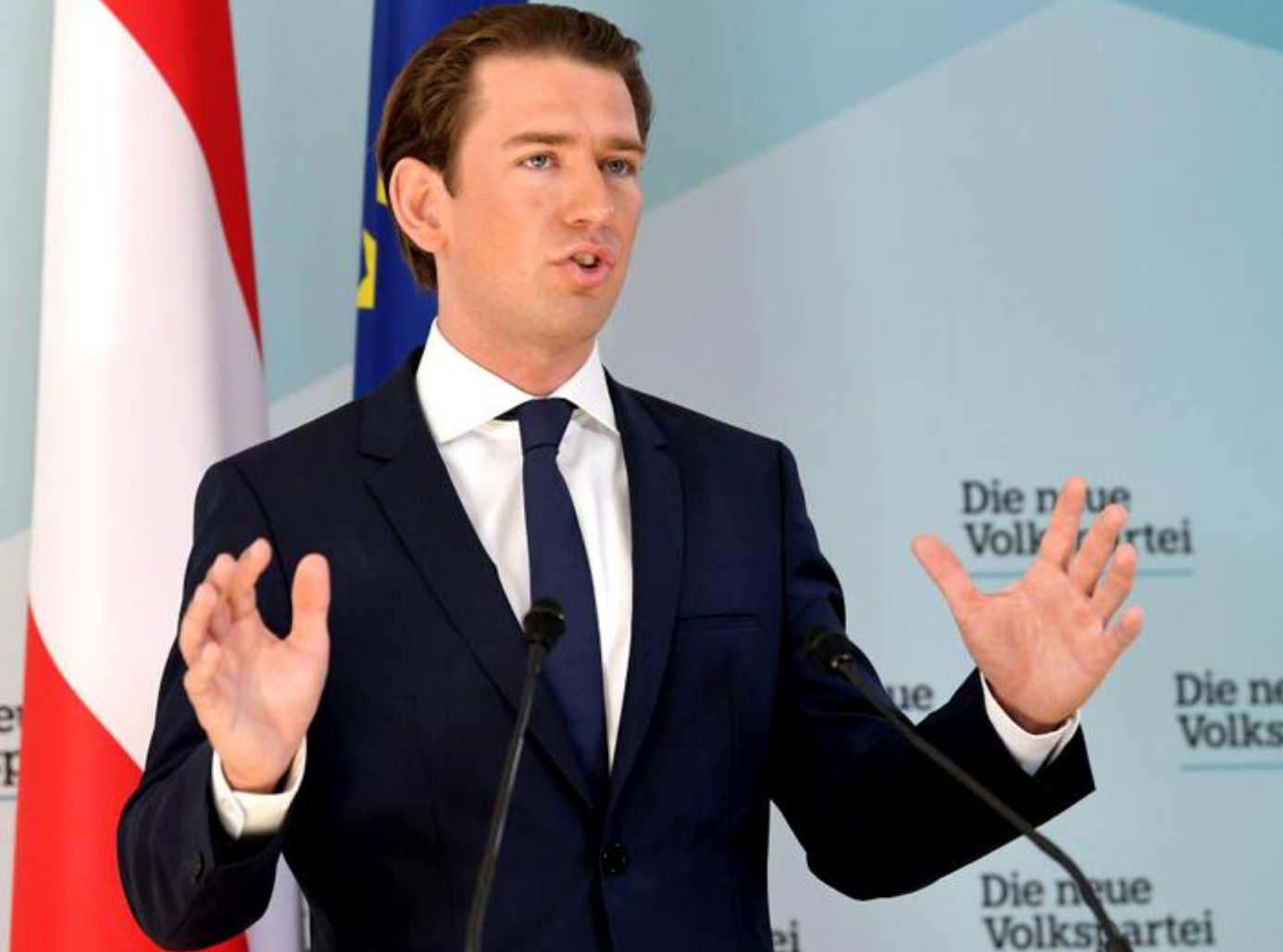 Criză politică din Austria se adâncește. Toţi miniştrii de extremă dreapta demisionează din guvern