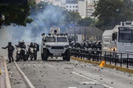 Criza din Venezuela: Maduro declară că lovitura de stat a fost înfrântă