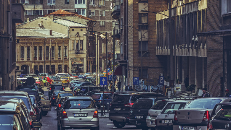 Cu cât cresc impozitele pentru locuințe și mașini în 2026. Categoria auto pentru care șoferii vor plăti mai puțin