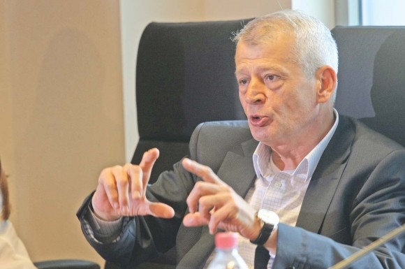 Cu cine împarte Sorin Oprescu celula de arest. N-ai să ghicesti!