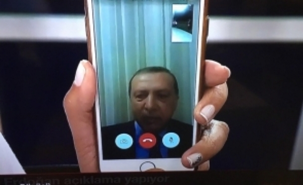 Cum a cerut Erdogan cetatenilor sa iasa in strada impotriva Armatei