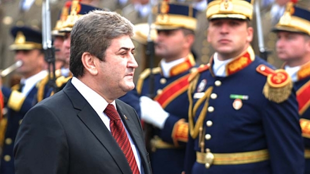 Cum a obtinut Gabriel Oprea misterioasa avansare de la gradul de maior la locotenent colonel