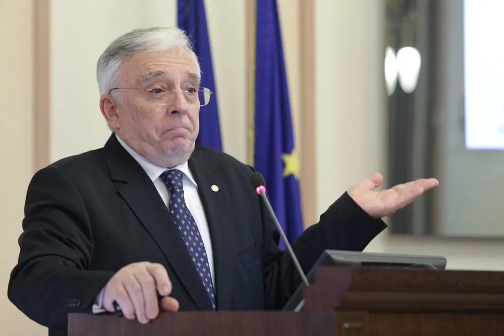 Cum a oprit Isărescu leul să se aprecieze rapid imediat după aderarea la UE: