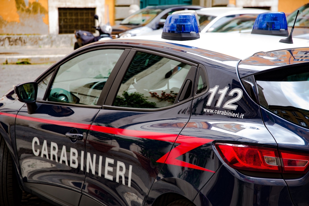Cum a plănuit o româncă din Italia moartea vecinului: