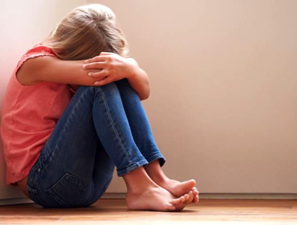Cum ajung copiii să creadă că abuzurile sexuale sunt normale: 