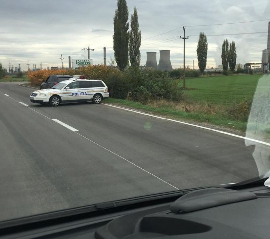 Cum au parcat poliţiştii de la Rutieră o autospecială radar. S-a lăsat cu demiteri