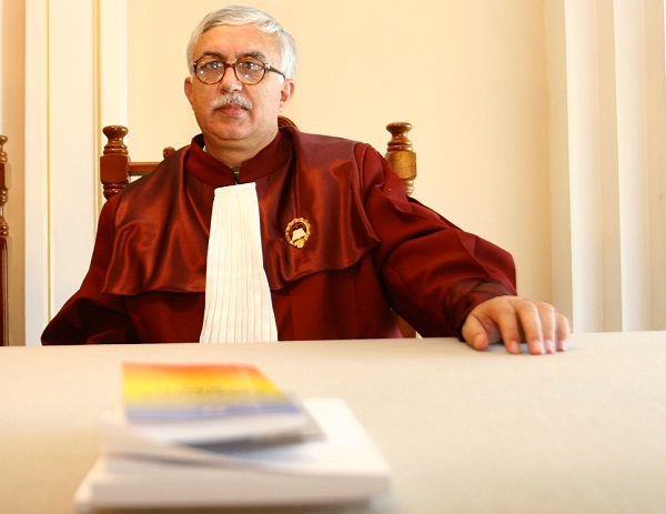 Cum comentează Augustin Zegrean acuzațiile de discriminare sexuală și homofobie