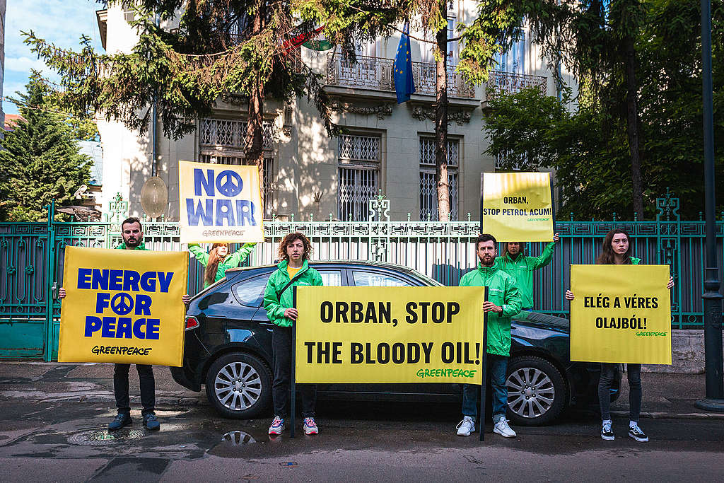 Cum dictează Mol România prețurile pe piața românească de combustibil făcând profituri uriașe prin fundații conservatoar-naționaliste!