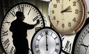 Cum este afectată sănătatea de trecerea la ora de iarnă. Detalii de care habar nu aveai