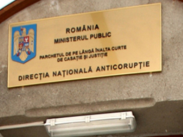 Cum fac procurorii bani din șantaj. Marius Vlădoianu și Ionel Tudosan au intrat pe mâna DNA