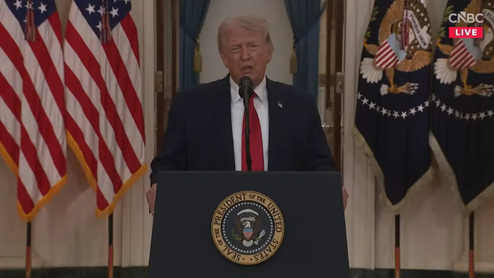 Cum manipulează Donald Trump piața de capital - Ce se întâmplă cu bursele și prețul petrolului